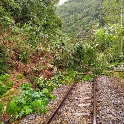 Lokasi keruntuhan batu dan uras-uras kayu
